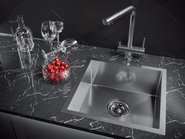 Paulmark Смеситель для кухни SKALEN, нержавеющая сталь, 213020-SS